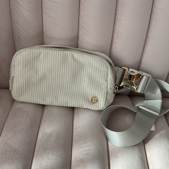 lululemon athletica Handbags - Lululemon belt bag